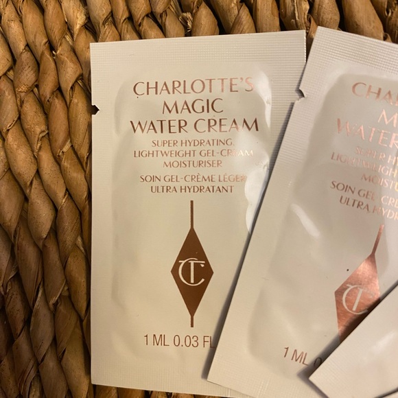 Charlotte Tilbury Magic Water Cream Sachets!! X 5 - Picture 2 of 2
